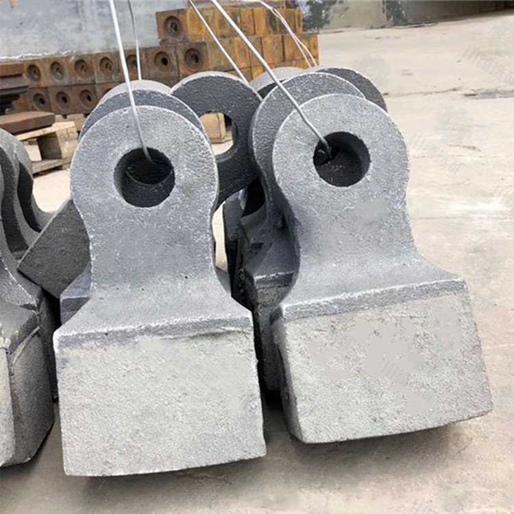 復(fù)合破碎機(jī)錘頭、合金反擊破板錘、錳鋼鍛造榔頭等礦用粉碎配件鑄造件全解析